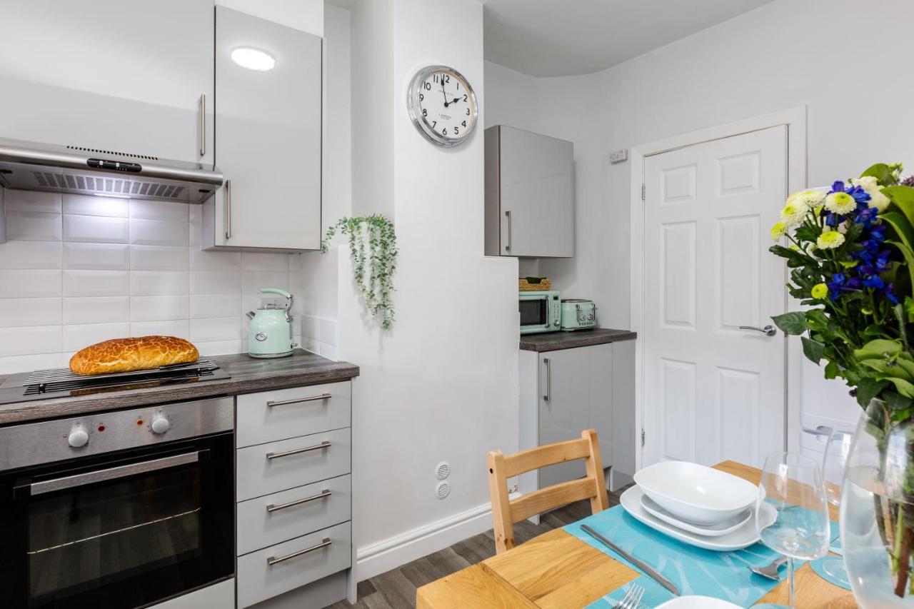 Hillside House - 2 Bedrooms Parking Wi-Fi Hospital Blackpool Dış mekan fotoğraf