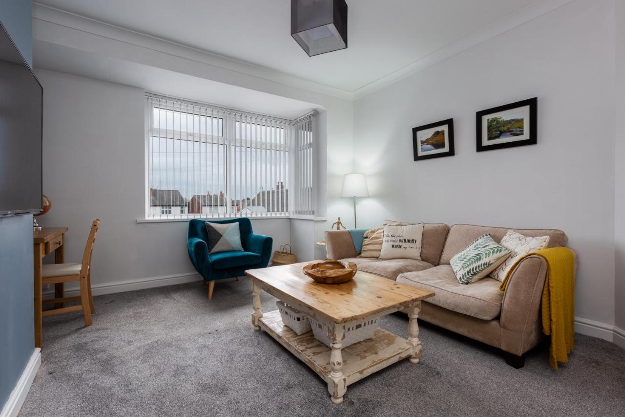 Hillside House - 2 Bedrooms Parking Wi-Fi Hospital Blackpool Dış mekan fotoğraf