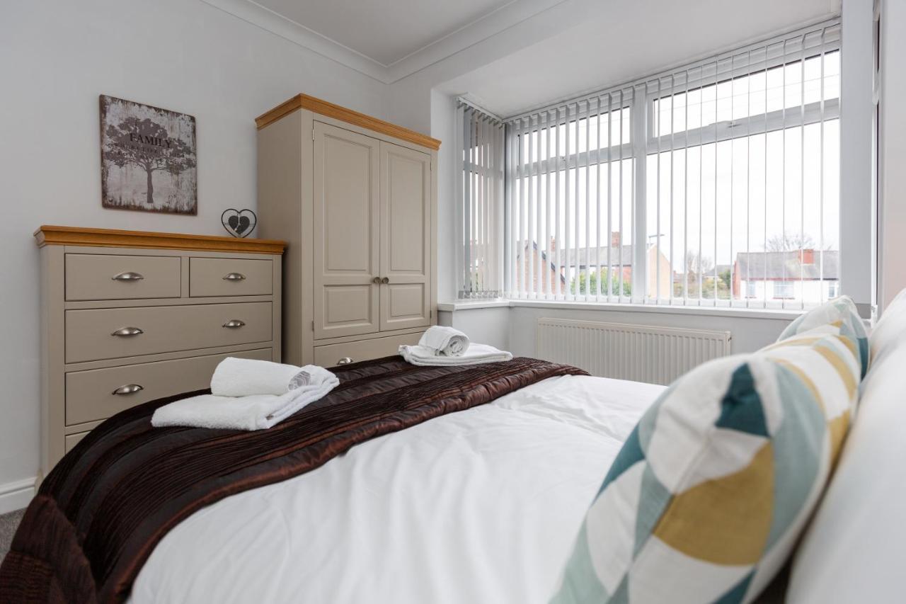 Hillside House - 2 Bedrooms Parking Wi-Fi Hospital Blackpool Dış mekan fotoğraf
