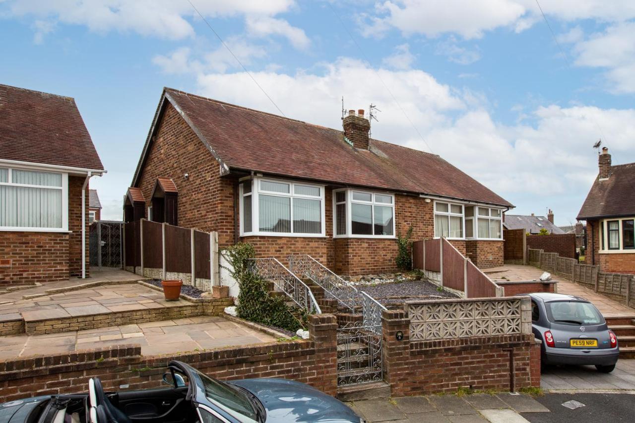 Hillside House - 2 Bedrooms Parking Wi-Fi Hospital Blackpool Dış mekan fotoğraf