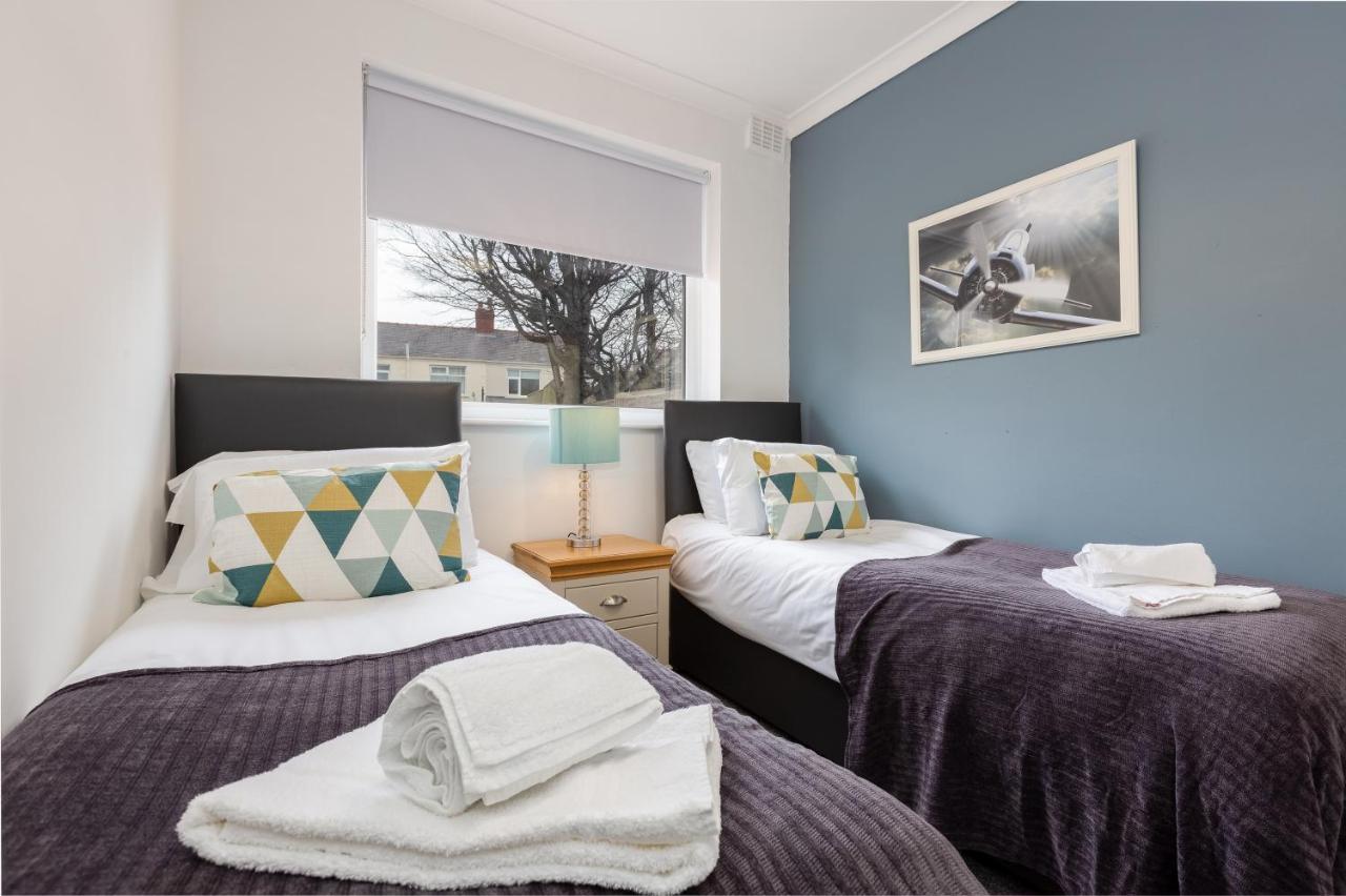 Hillside House - 2 Bedrooms Parking Wi-Fi Hospital Blackpool Dış mekan fotoğraf