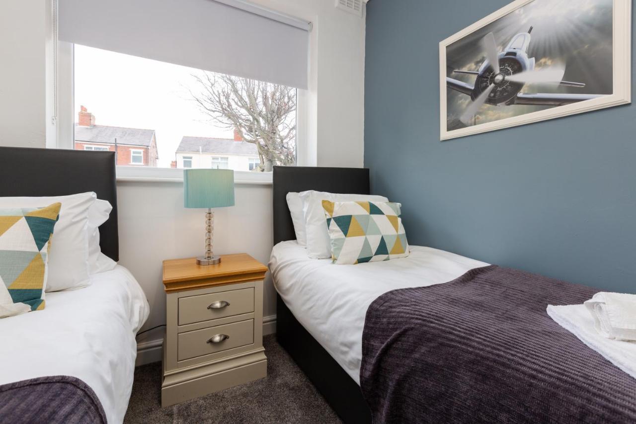 Hillside House - 2 Bedrooms Parking Wi-Fi Hospital Blackpool Dış mekan fotoğraf
