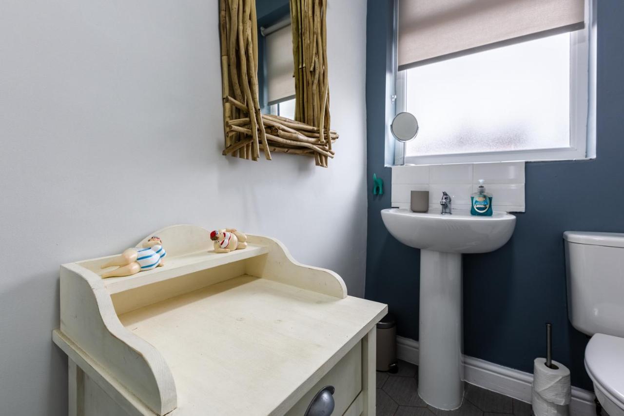 Hillside House - 2 Bedrooms Parking Wi-Fi Hospital Blackpool Dış mekan fotoğraf