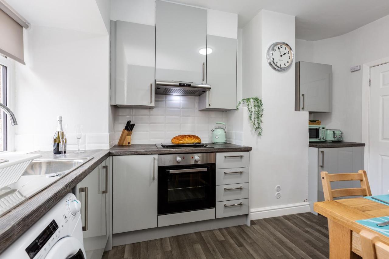 Hillside House - 2 Bedrooms Parking Wi-Fi Hospital Blackpool Dış mekan fotoğraf