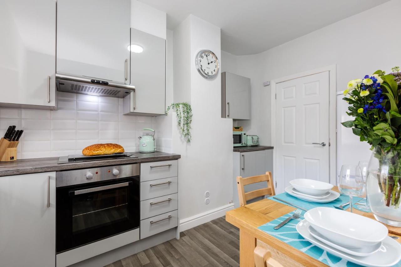 Hillside House - 2 Bedrooms Parking Wi-Fi Hospital Blackpool Dış mekan fotoğraf